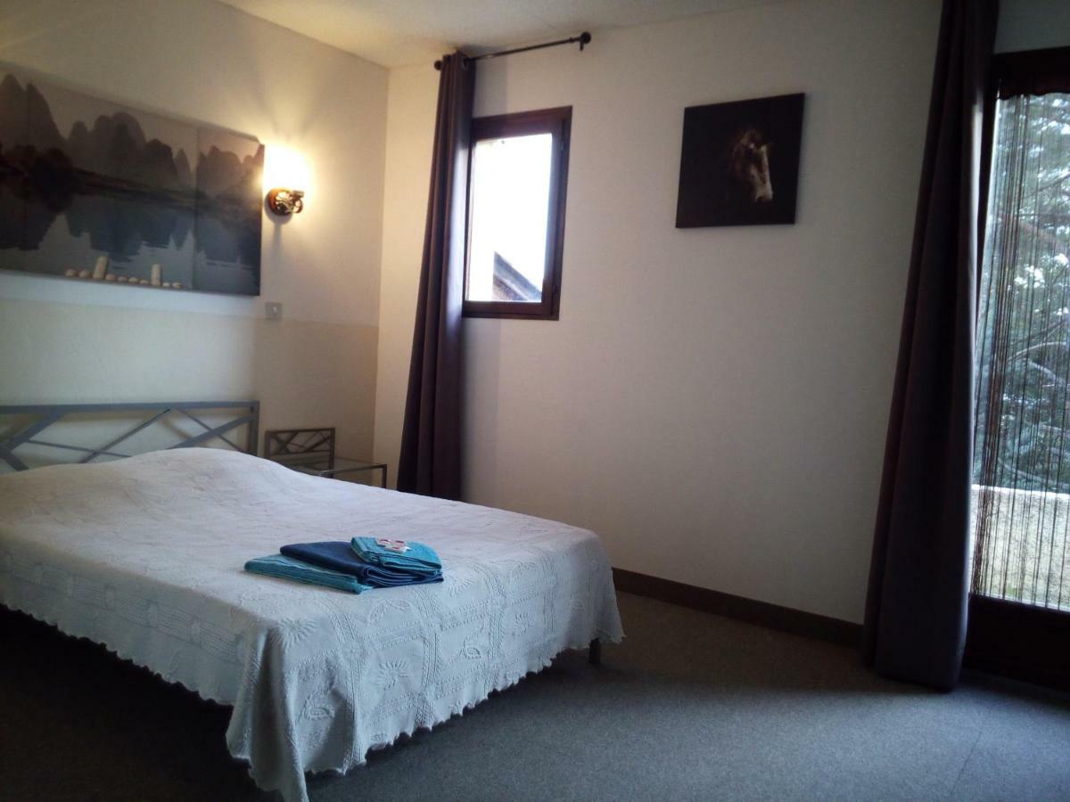 Mas Du Colombier Bed and Breakfast Saint-André-les-Alpes Εξωτερικό φωτογραφία